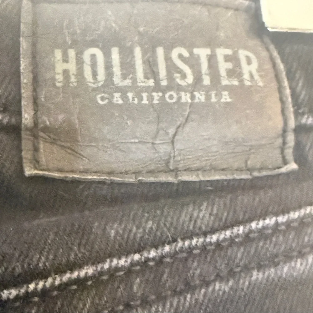 Hollister High Rise 90s Vintage Straight Black Distressed Jeans W27 L31